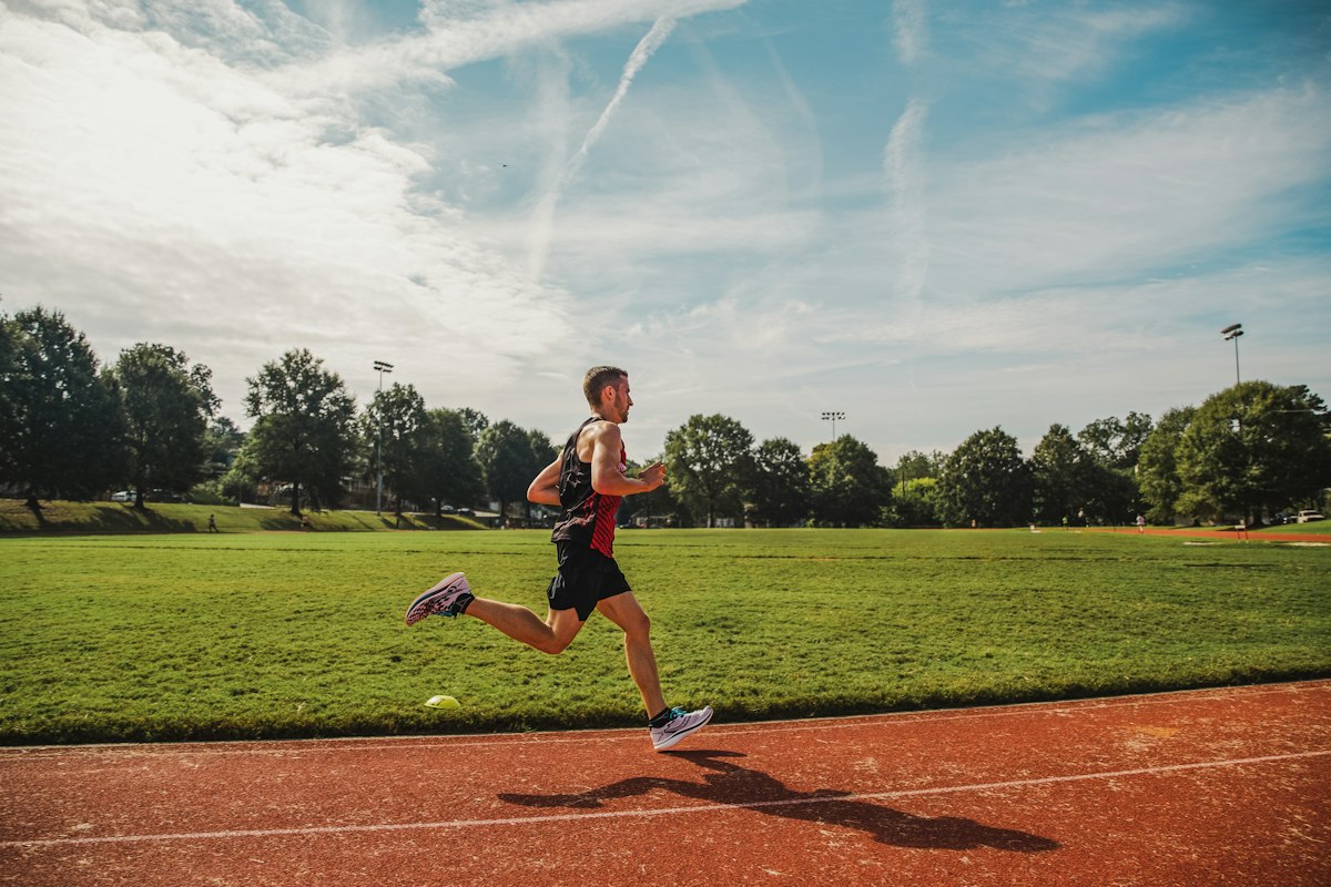 Signes de surentraînement en triathlon et comment réagir